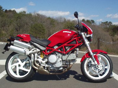 DUCATi Monster