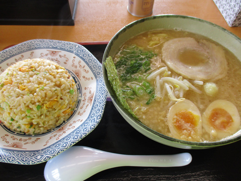 にんたまラーメン